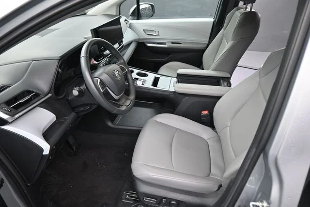 Used 2025 Silver Toyota XLE image 20