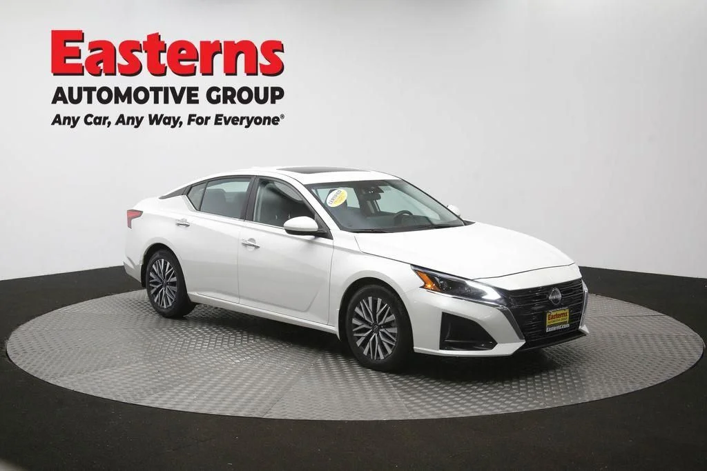 Used 2024 White Nissan 2.5 SV image 52