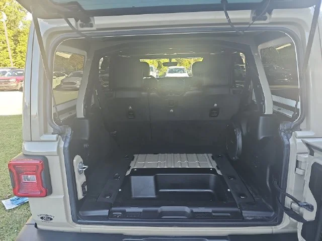 Used 2022 Beige Jeep Unlimited Sahara Altitude image 12