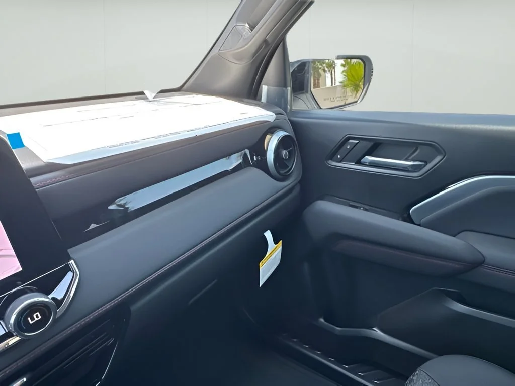 New 2026 Summit White Chevrolet Z71 image 21