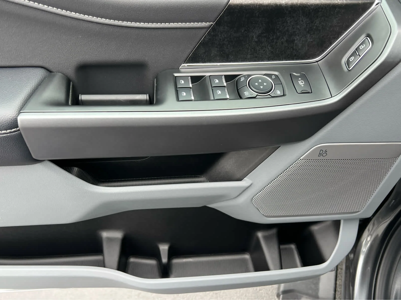 New 2026 Carbonized Gray Metallic Ford F-350® XLT image 29