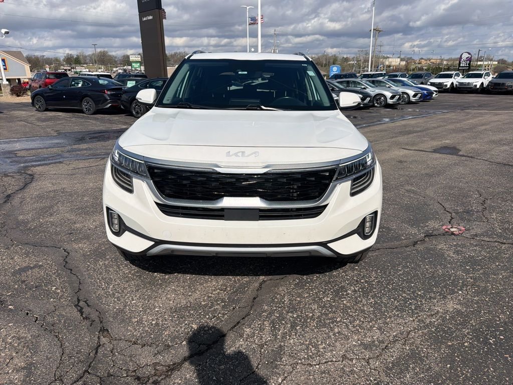 Used 2022 Kia Seltos SX with VIN KNDETCA25N7254221 for sale in Kansas City