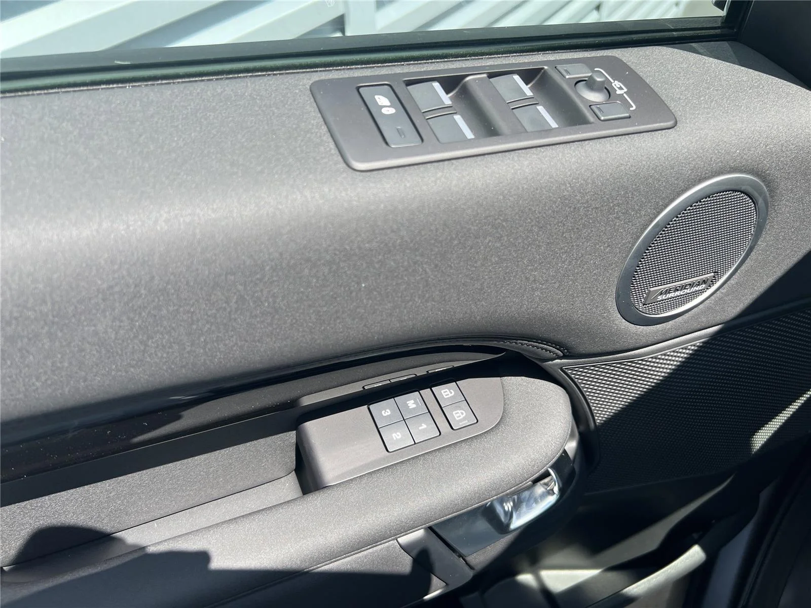 Used 2025 Eiger Grey Land Rover S image 28