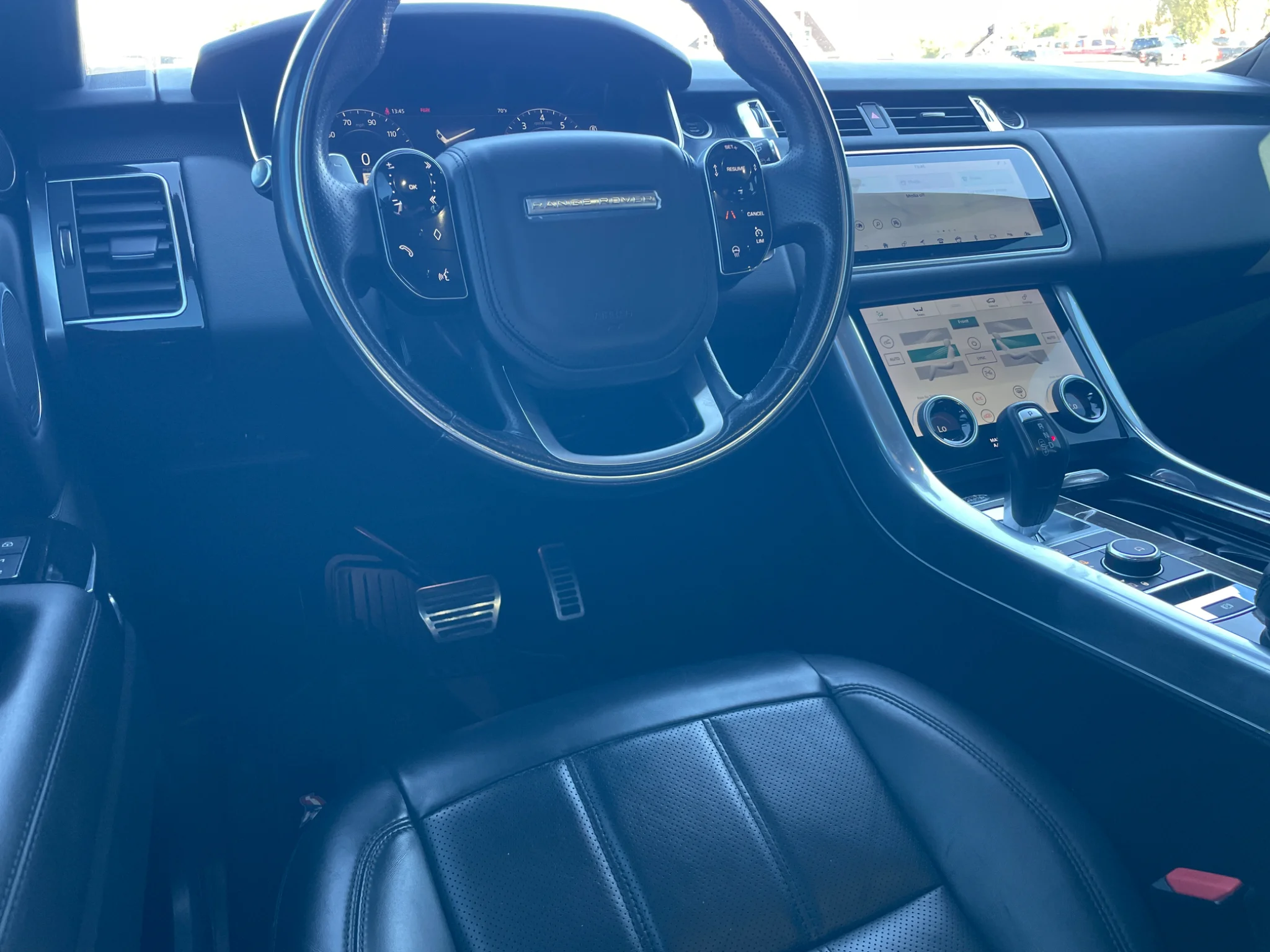 Used 2022 White Land Rover HSE Silver Edition image 9