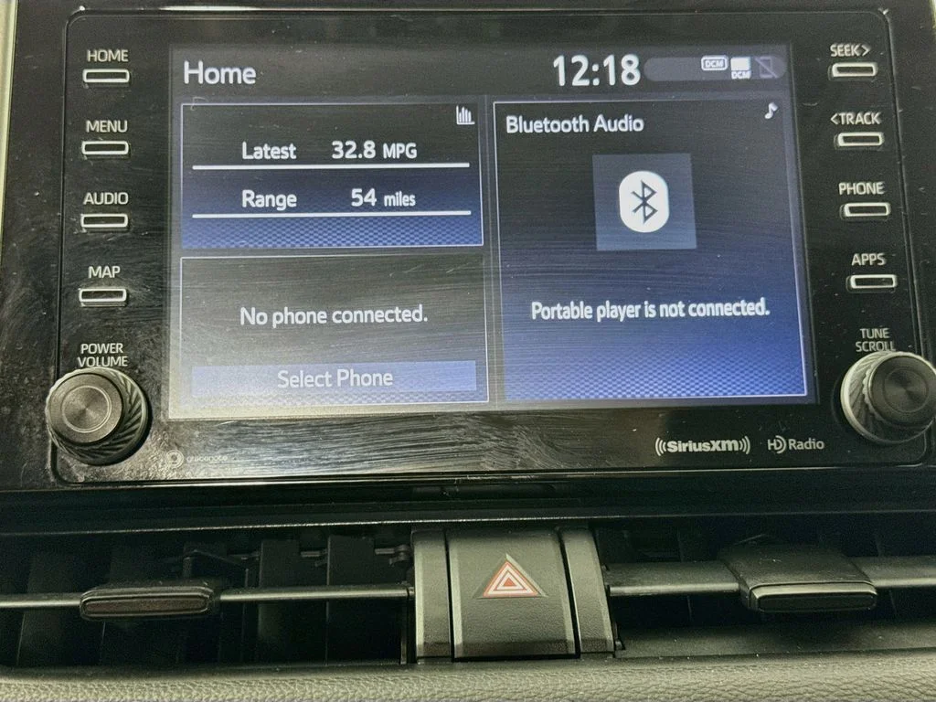 Used 2021 Super White Toyota XLE image 17