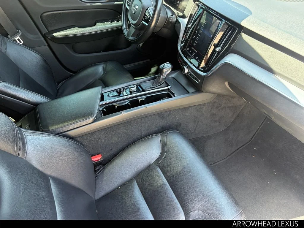 Used 2020 Gray Volvo T5 image 34
