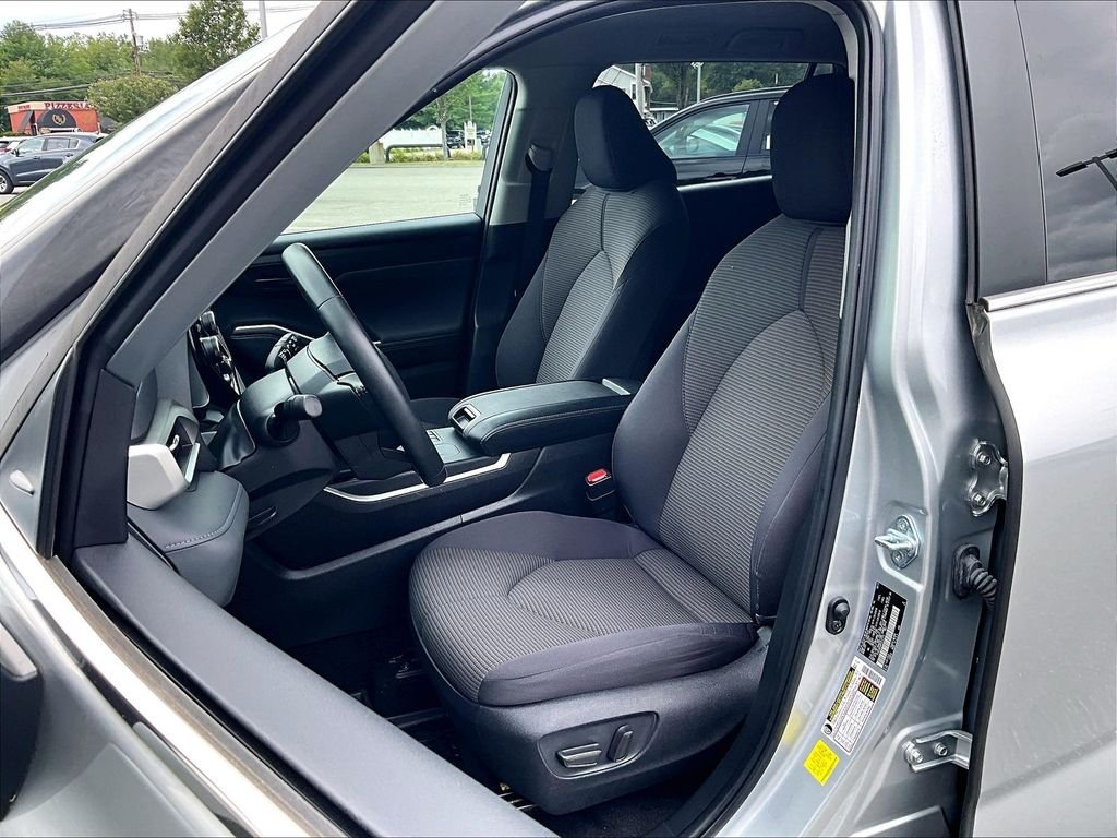 Used 2023 Silver Toyota LE image 10