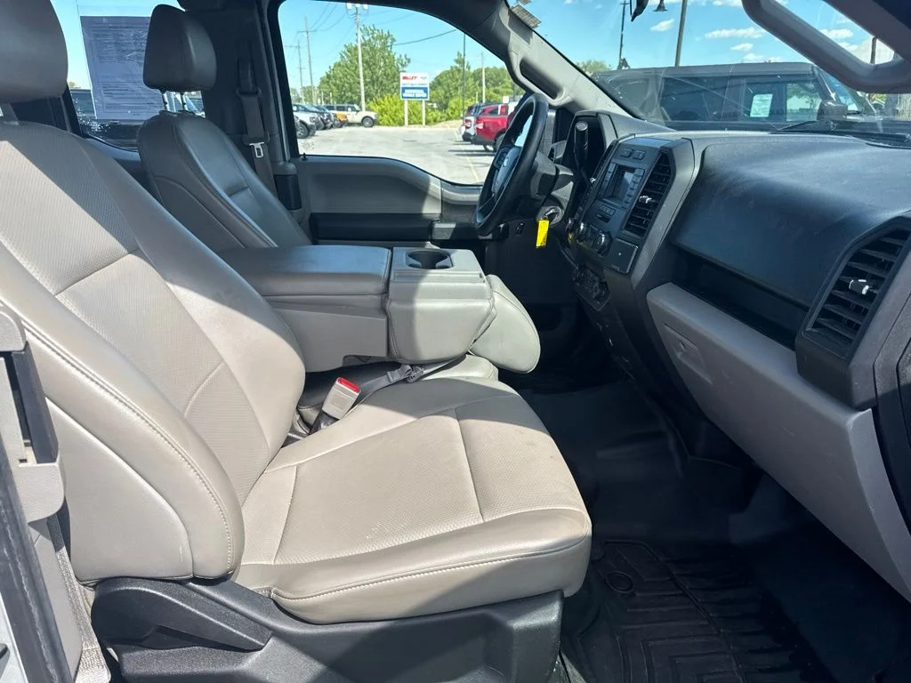 Used 2019 Silver Ford XL image 33