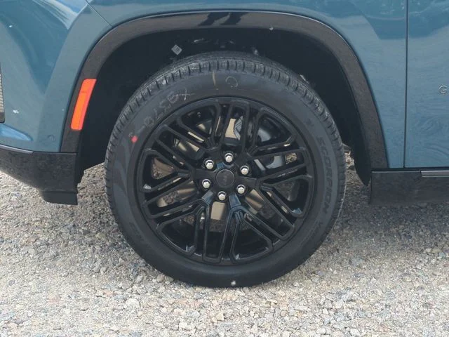 New 2026 Steel Blue Exterior Paint Jeep Limited Reserve image 10