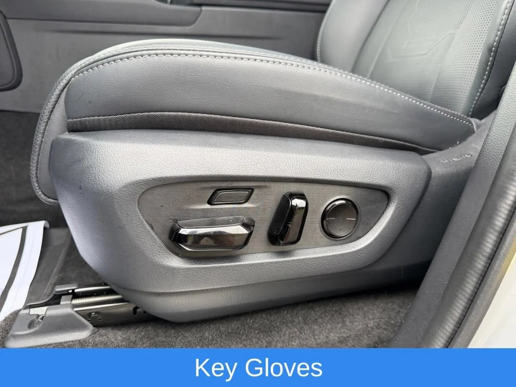 Used 2025 Gray Lexus Luxury image 29