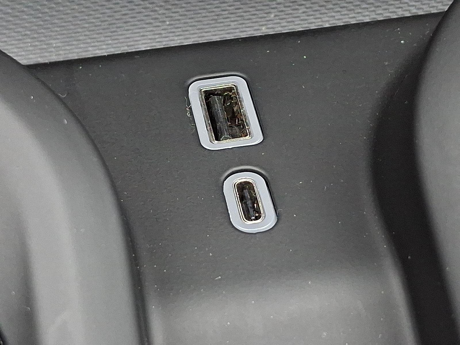 Used 2025 Summit White GMC AT4 image 26