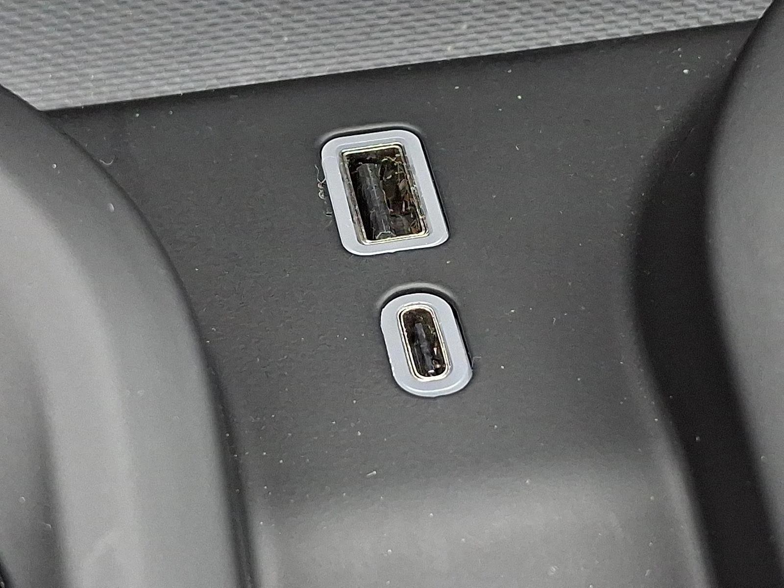 Used 2025 Summit White GMC AT4 image 26