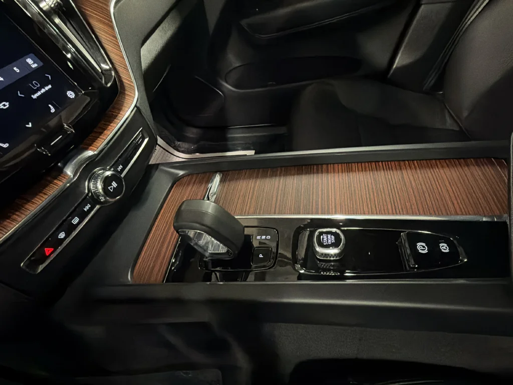 2024 Volvo XC60 Plus - Photo 22