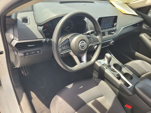 Used 2021 White Nissan 2.5 S image 12