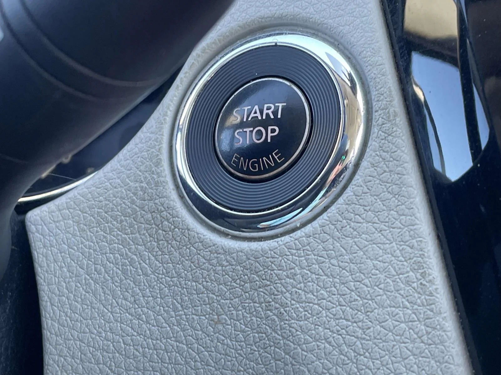 Used 2020 Silver Nissan SV AWD Xtronic CVT image 24