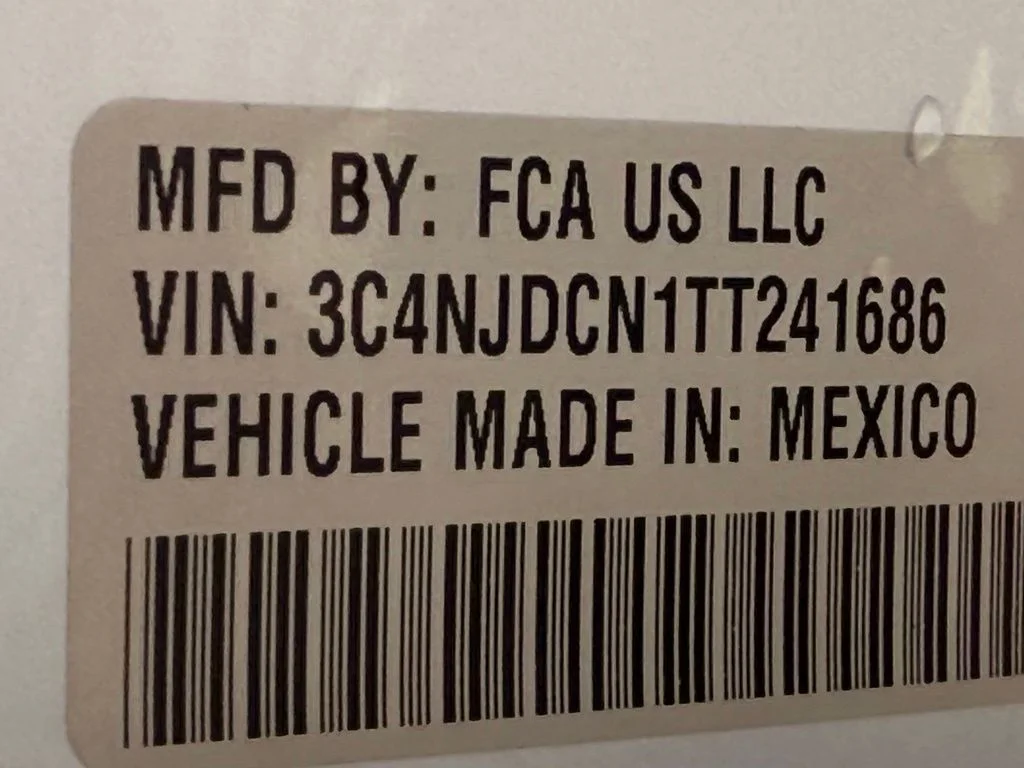 New 2026 Bright White Clear-Coat Exterior Paint Jeep Limited Altitude image 38