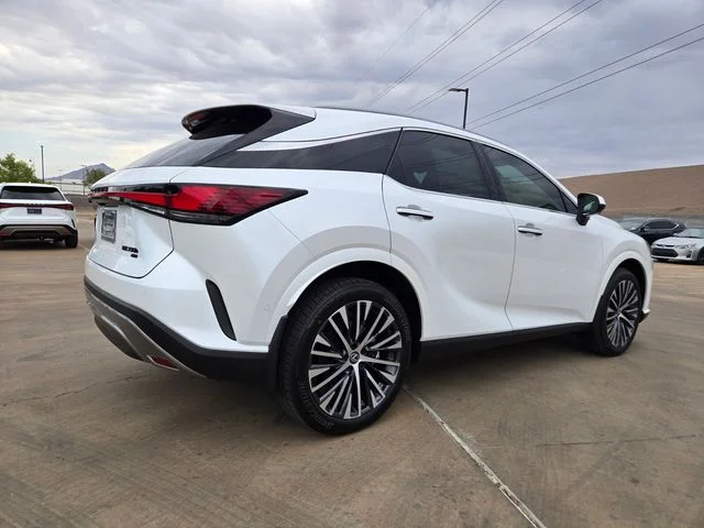 New 2026 Eminent White Pearl Lexus PREMIUM PLUS image 3