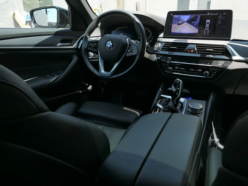 Used 2023 Black BMW 530i image 25