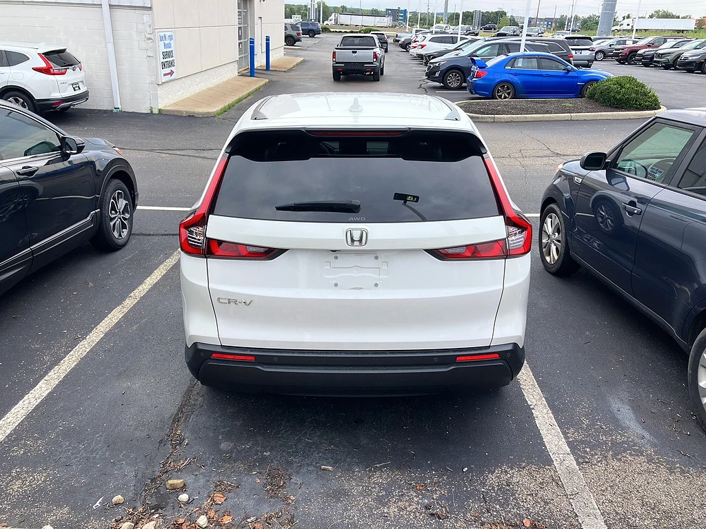 Certified Used 2024 Platinum White Pearl Honda EX-L image 8