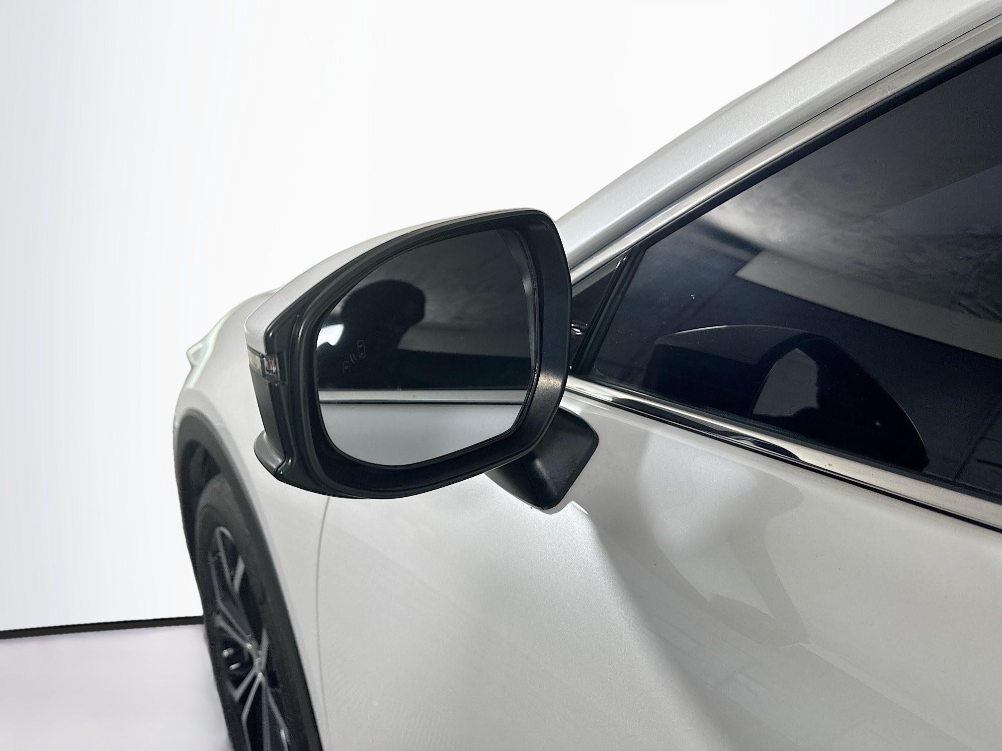 2023 Toyota Crown XLE - Photo 10