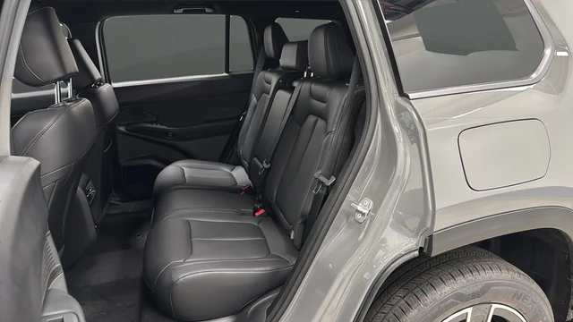 New 2026 Sting-Gray Clear-Coat Exterior Paint Jeep Limited image 22
