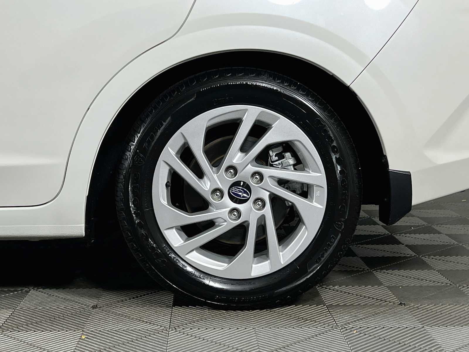 Used 2024 Crystal White Pearl Subaru  image 29