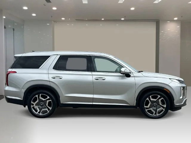 Used 2023 Silver Hyundai SEL image 6