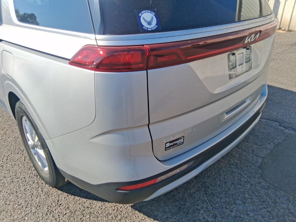 Used 2023 Silver Kia LX image 12