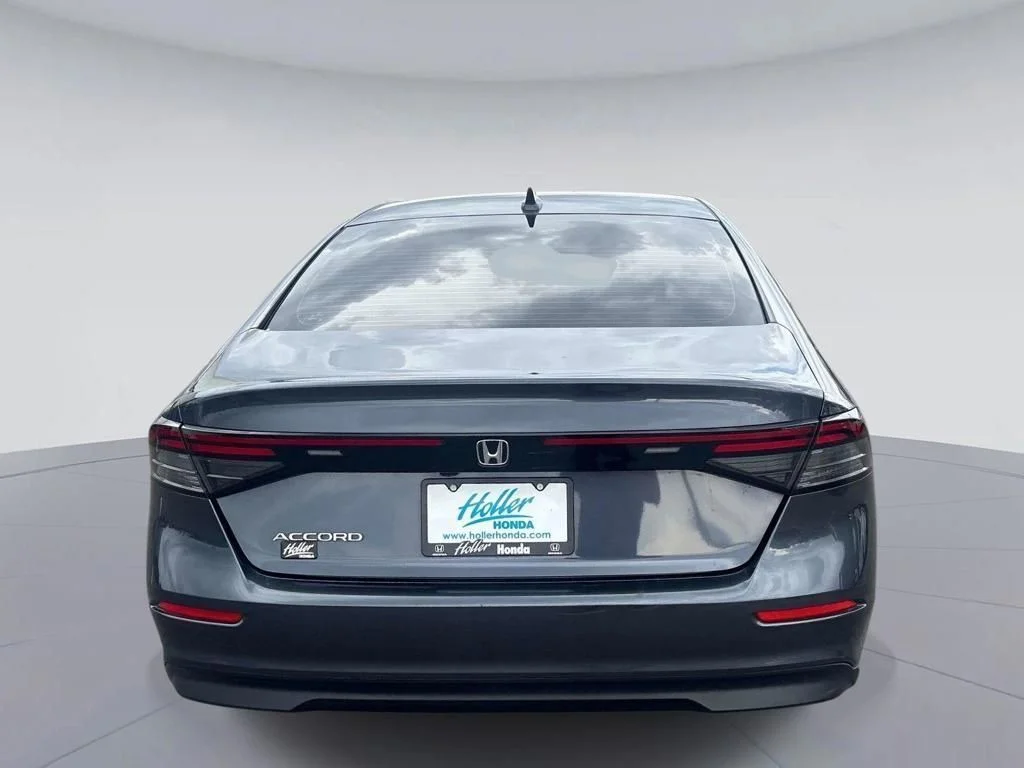 Used 2023  Honda EX image 3