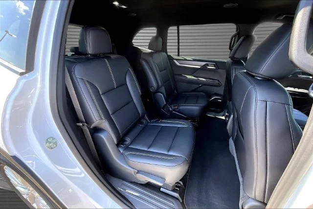 New 2026 Summit White GMC Elevation image 9