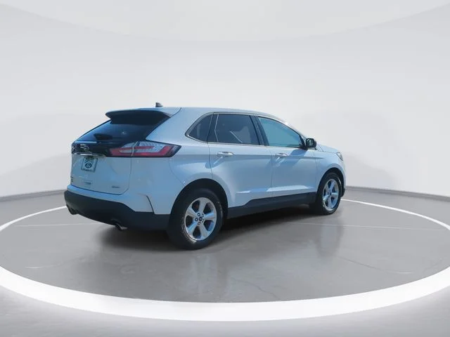 Used 2020 White Ford SE image 8
