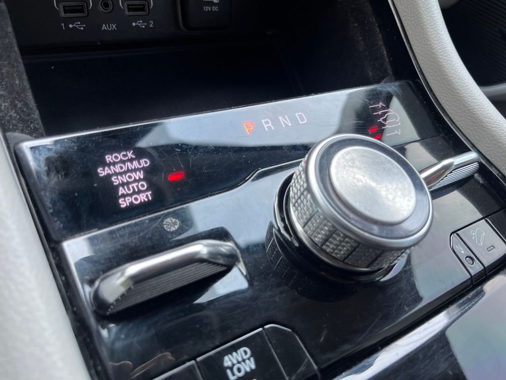 Used 2022 Gray Metallic Jeep Overland image 40