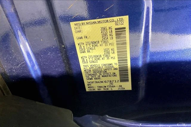 Used 2022 Blue Nissan SV image 4