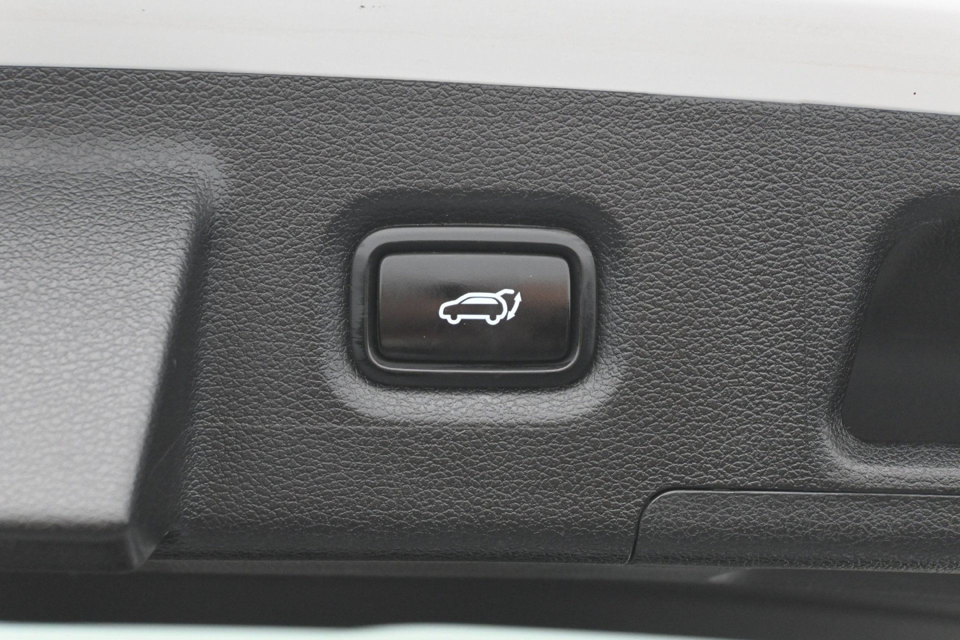 Used 2022 White Hyundai Calligraphy AWD image 16