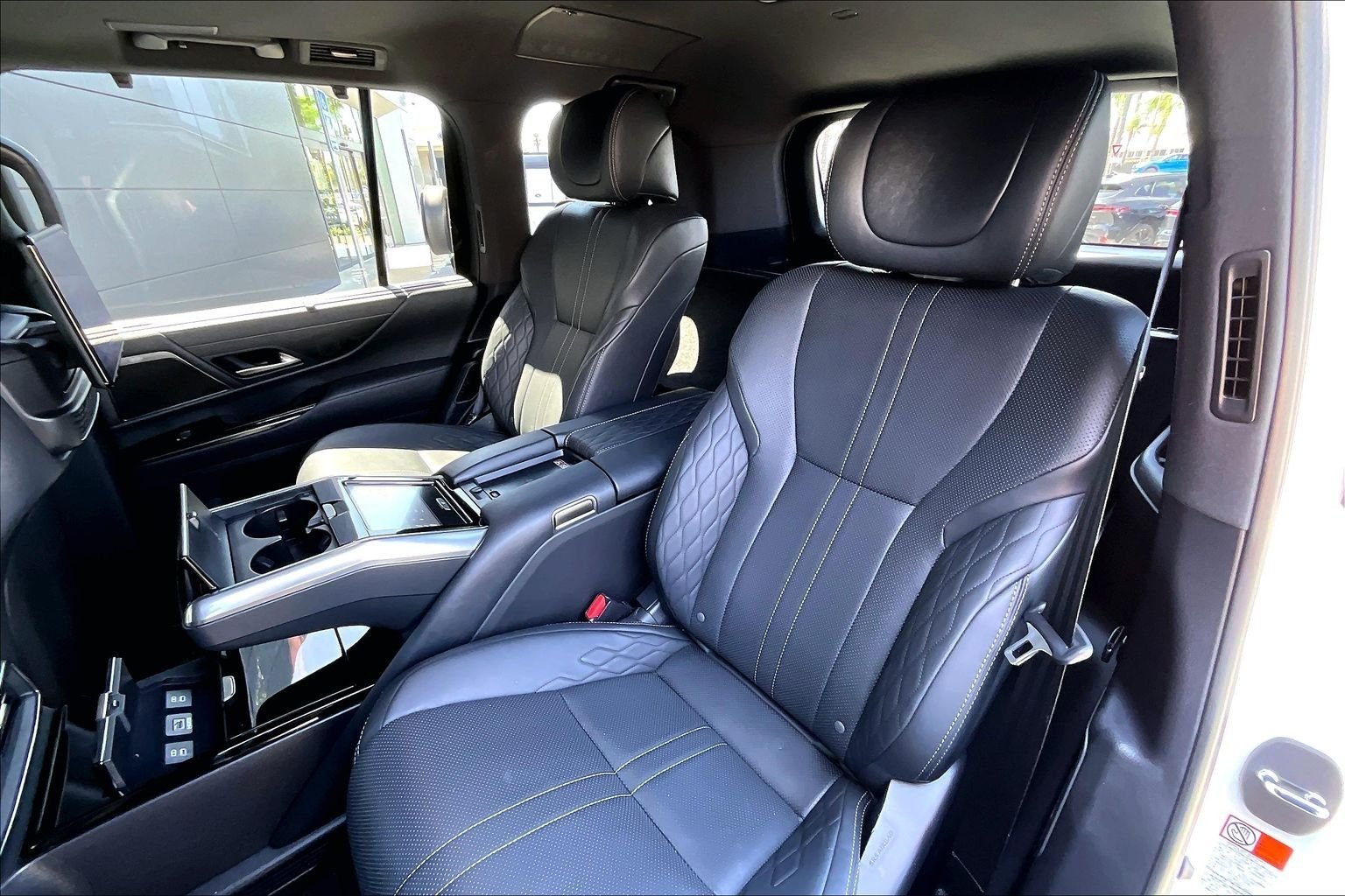 Used 2022 White Lexus 600 Ultra Luxury image 26