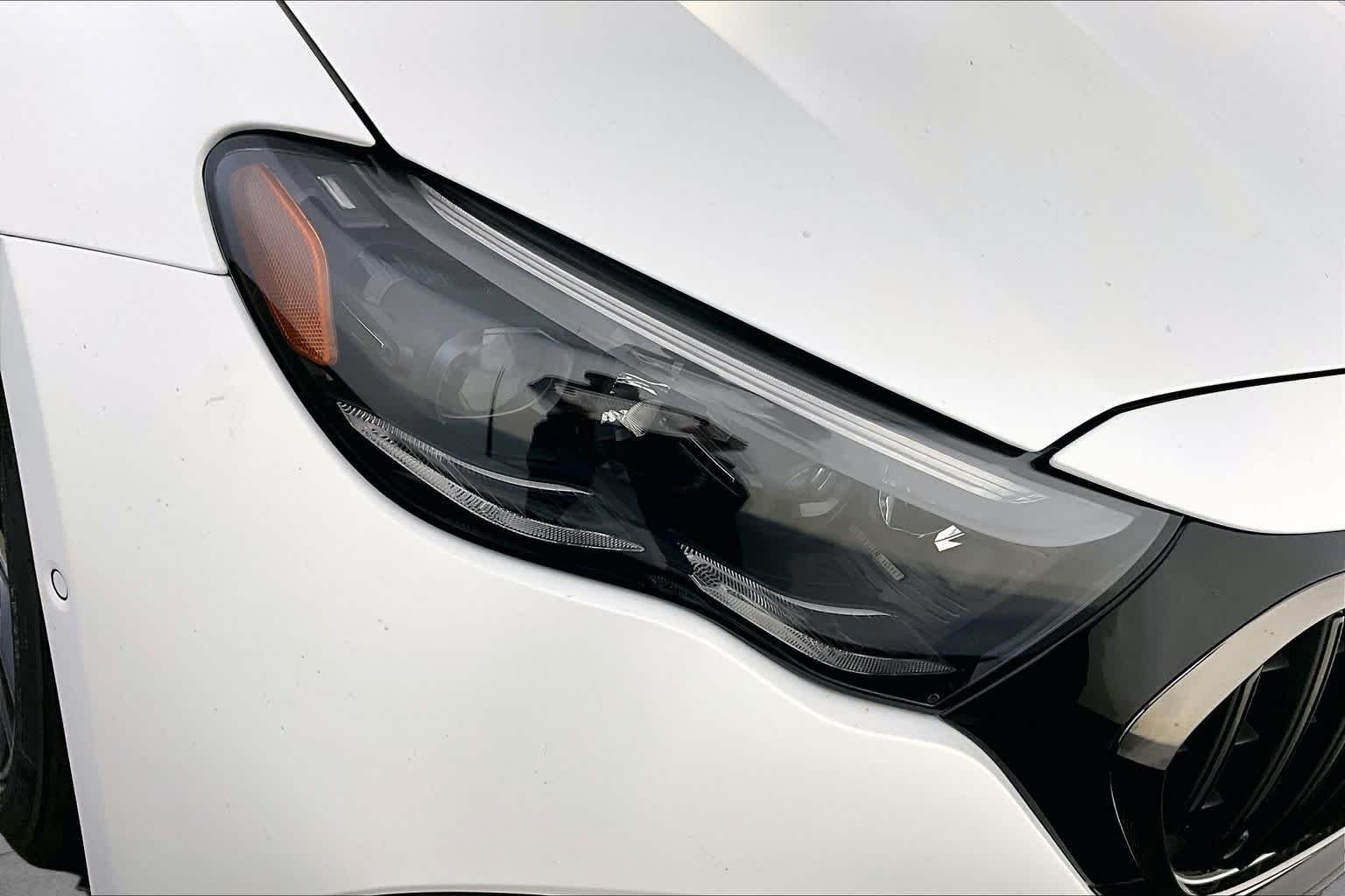 New 2027 MANUFAKTUR Moonlight White Magno Mercedes-Benz AMG® E 53 Hybrid image 16