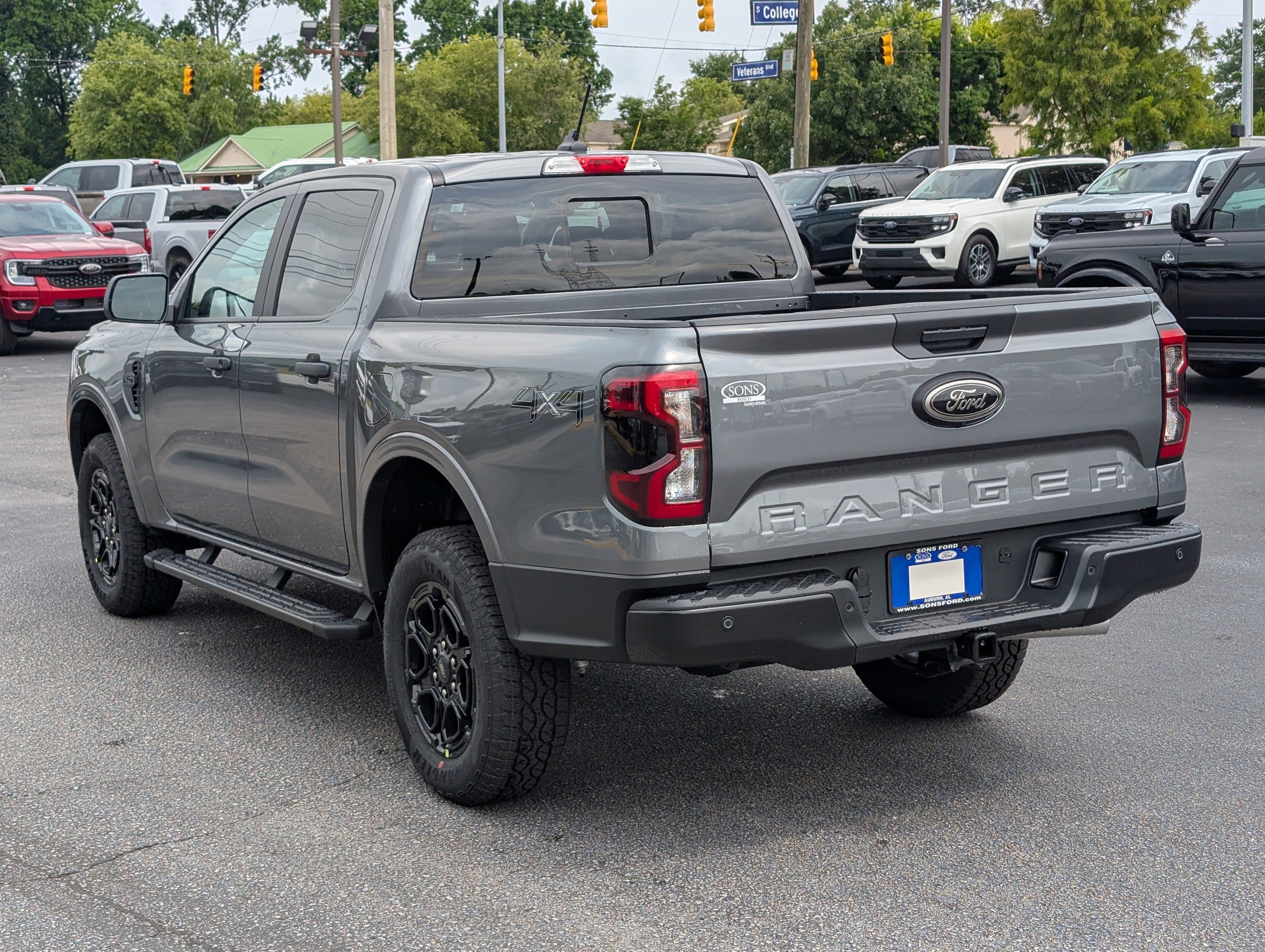 New 2026 Carbonized Gray Metallic FORD XLT image 13