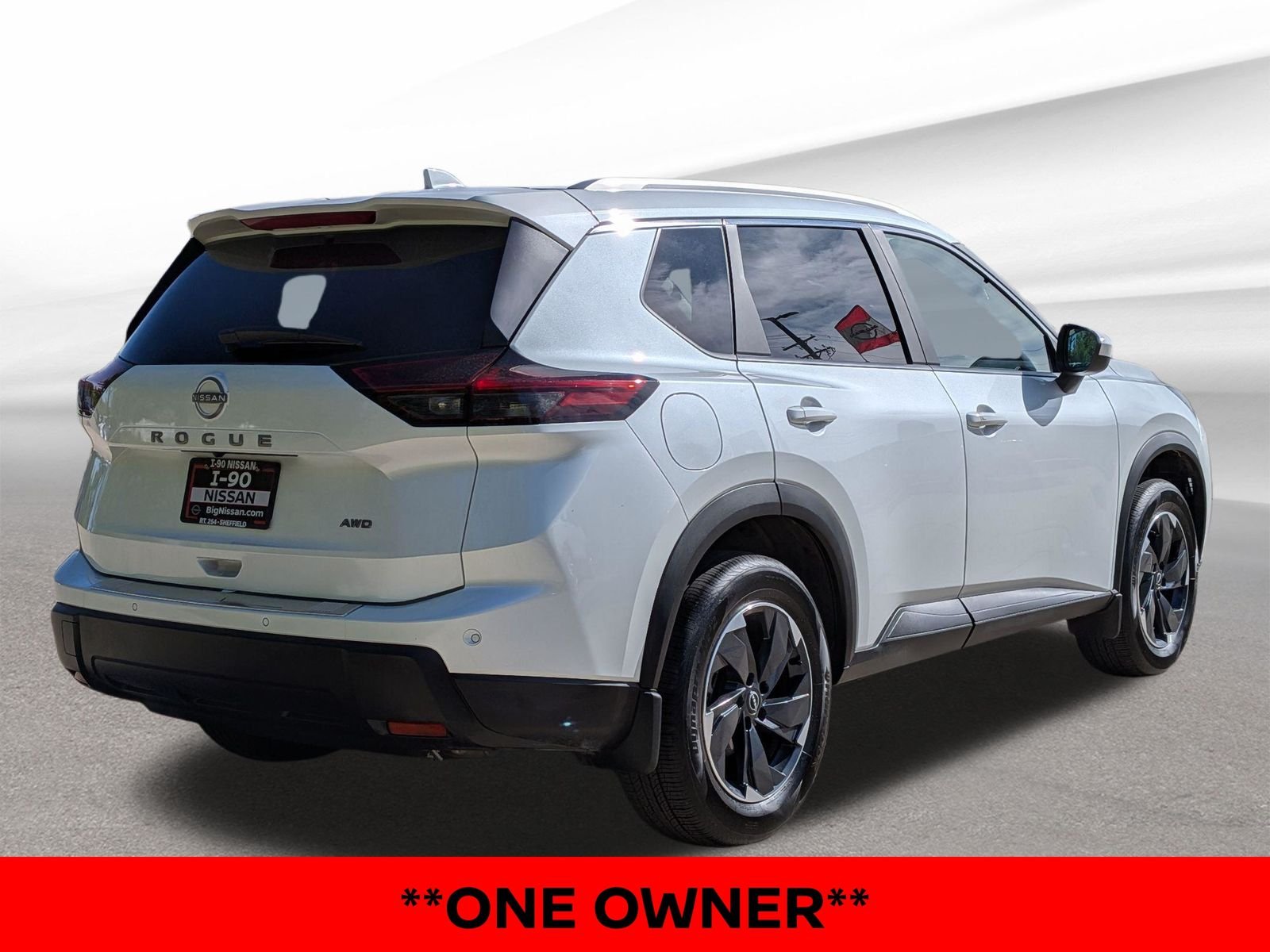 Certified Used 2025 White Pearl Nissan SV image 7