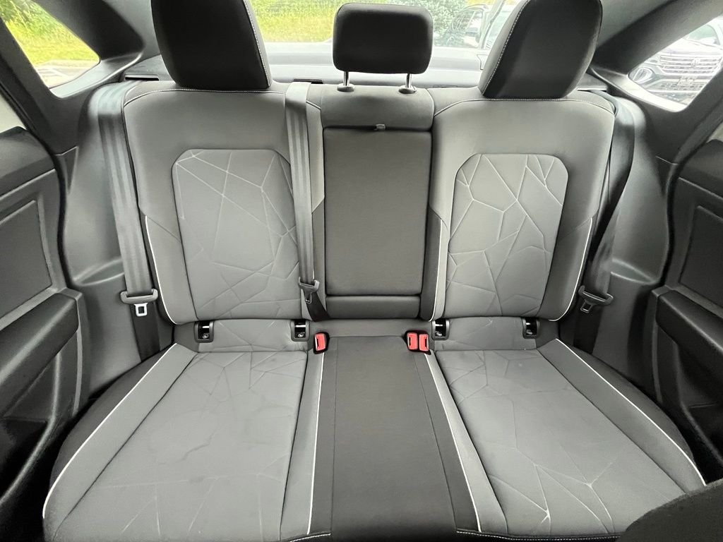 Used 2025 White Volkswagen 1.5T Sport image 28