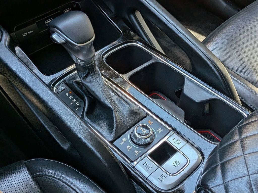 Used 2020 White Kia S image 18