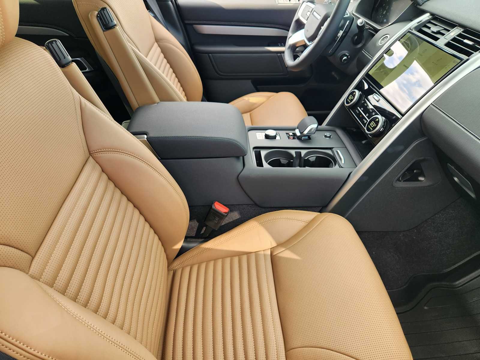 2026 Land Rover Discovery Gemini Edition - Photo 14