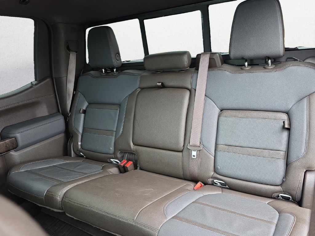 Used 2021 White GMC Denali image 10