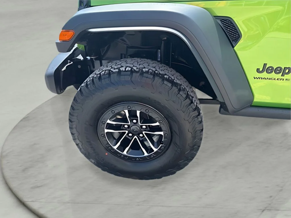 2025 Jeep Wrangler 2-Door Willys - Photo 9