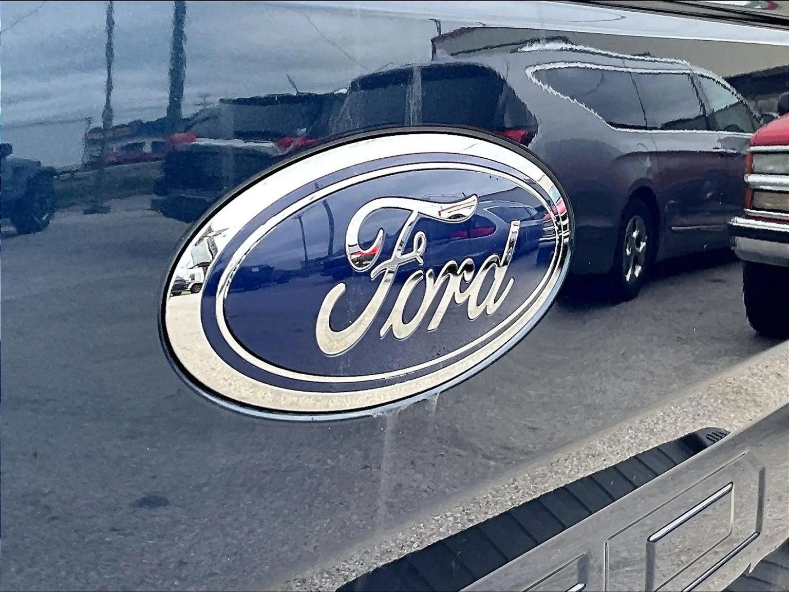Used 2019 Blue Ford XLT image 9