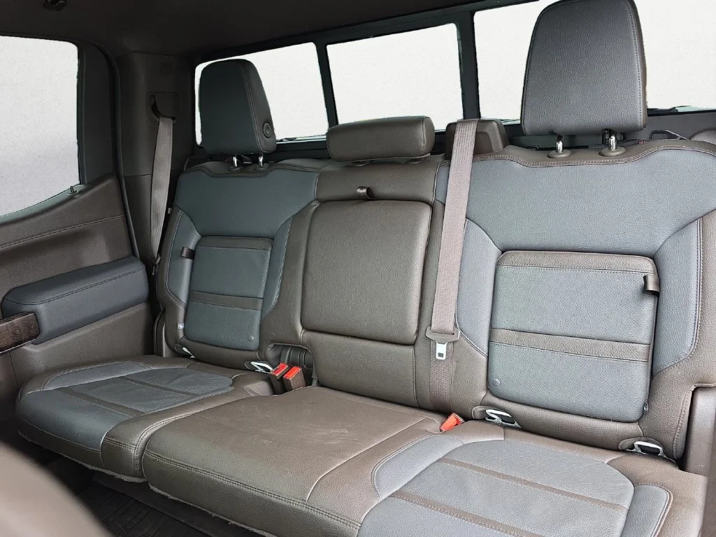 Used 2021 White GMC Denali image 10