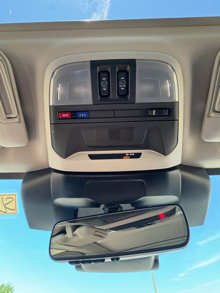 Used 2025 Crystal White Pearl Subaru Limited image 19