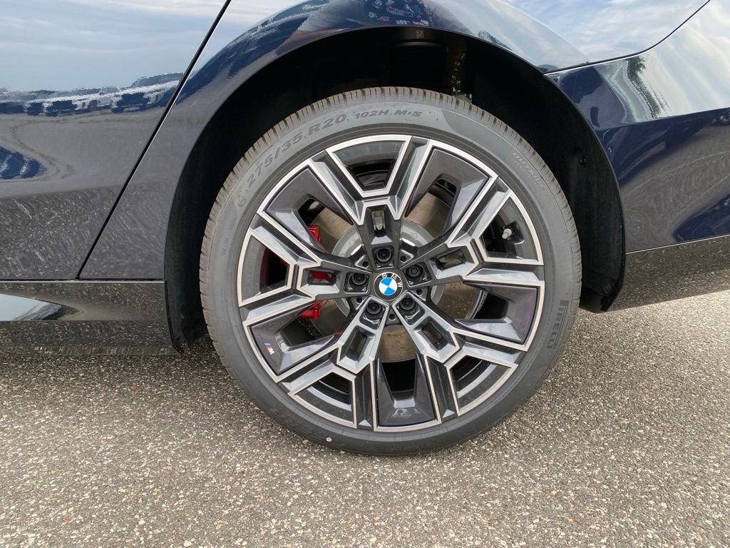 New 2026 Carbon Black Metallic BMW M60 image 5