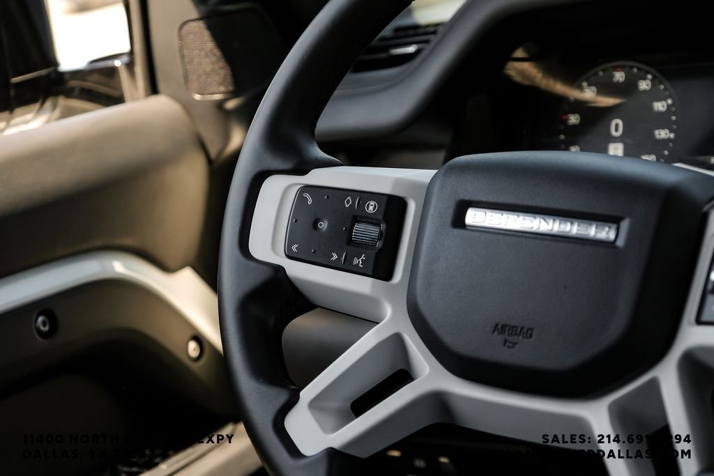 Used 2025 Fuji White Land Rover X-Dynamic SE image 14