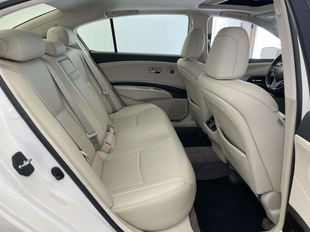 Used 2016 White Acura Base image 18