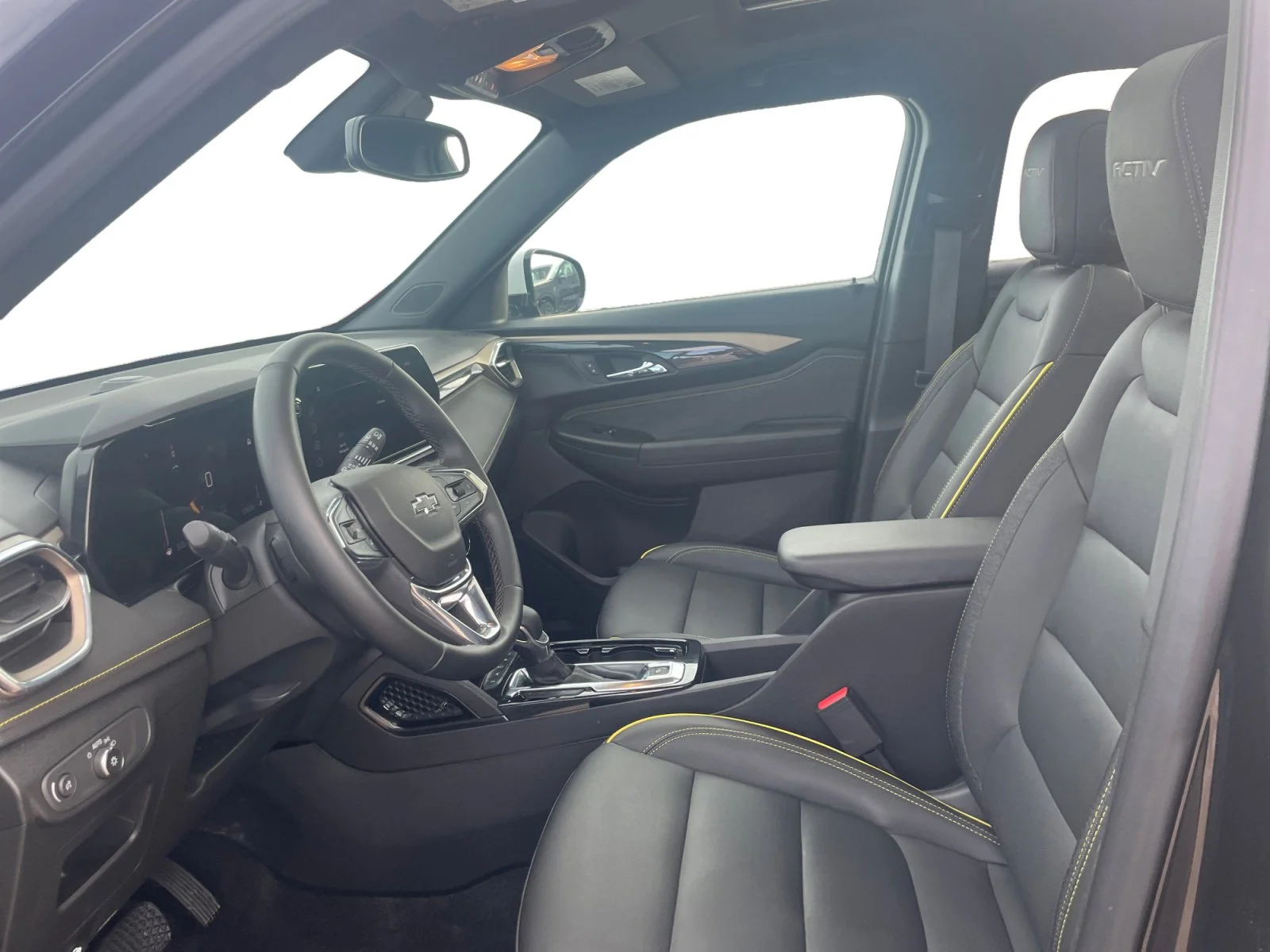 Used 2025 Black Chevrolet ACTIV AWD image 14